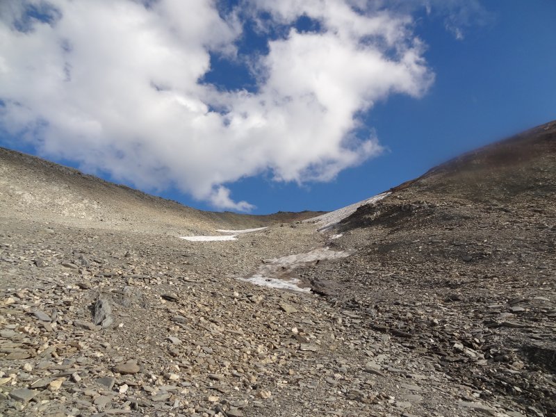 La dernière pente... : fabuleuse à la descente avec la vue qui plonge vu qu'on évolue sur un plateau suspendu