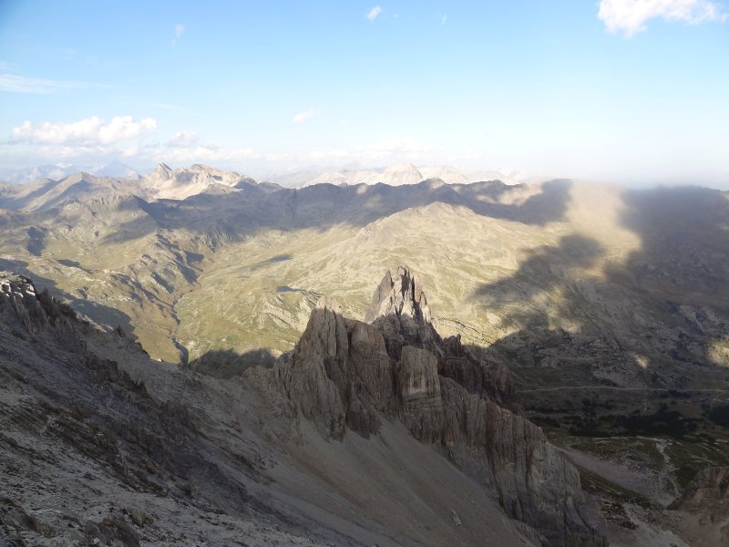 Vu du sommet : un sympathique sommet bien panoramique ! (les sommets des écrins étaient bien blancs)