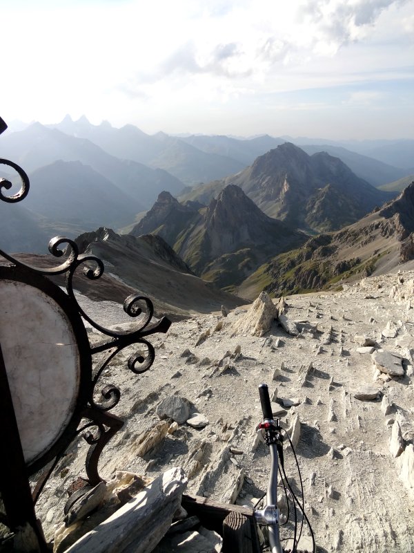 Dans les staring blocs : on vois même le lac tout en bas