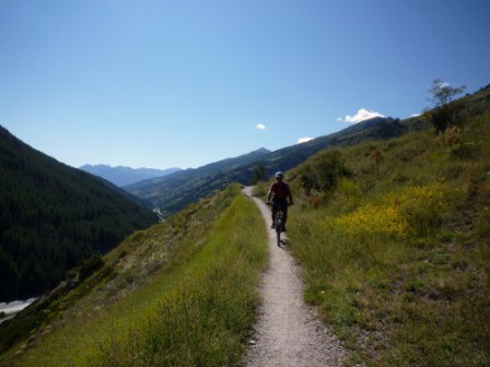 Descente sur Abriès : traversée facile avant le chemin de croix