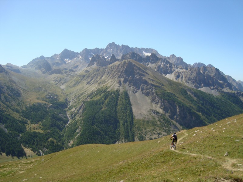 #3 girardin : Sous le regard des Aiguilles de Chambeyron girardin : Sous le regard des Aiguilles de Chambeyron