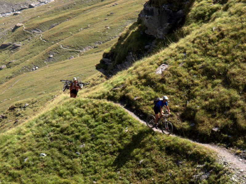 #11 Sentier 12E : ça roule à la montée Sentier 12E : ça roule à la montée