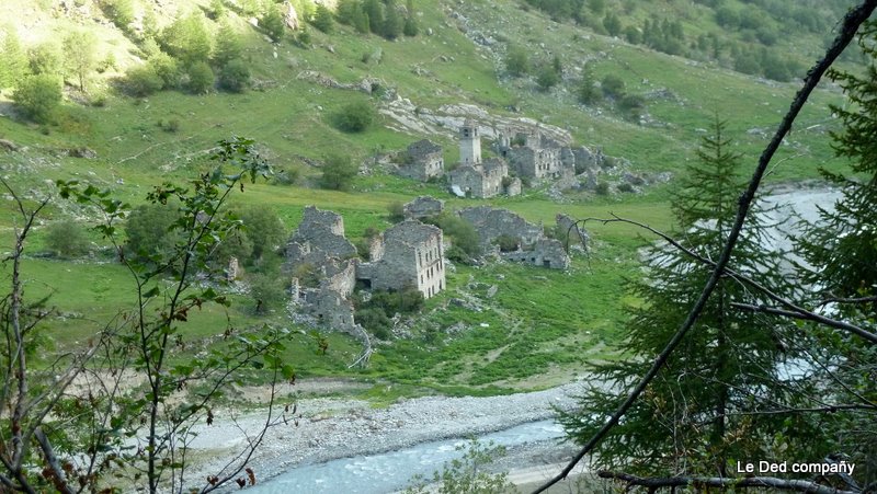 Fornet : Village oublié et contraint à l'immersion