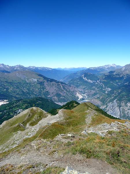 Cretes : Vue plongeante sur la vallée