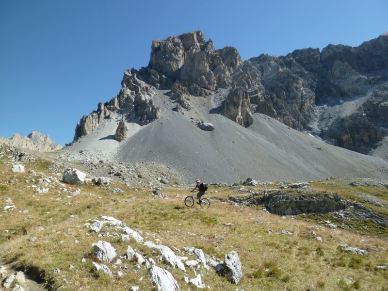 #5 Pas de la Couletta en vue : "roulage" sous le Brec de Chambeyron Pas de la Couletta en vue : "roulage" sous le Brec de Chambeyron