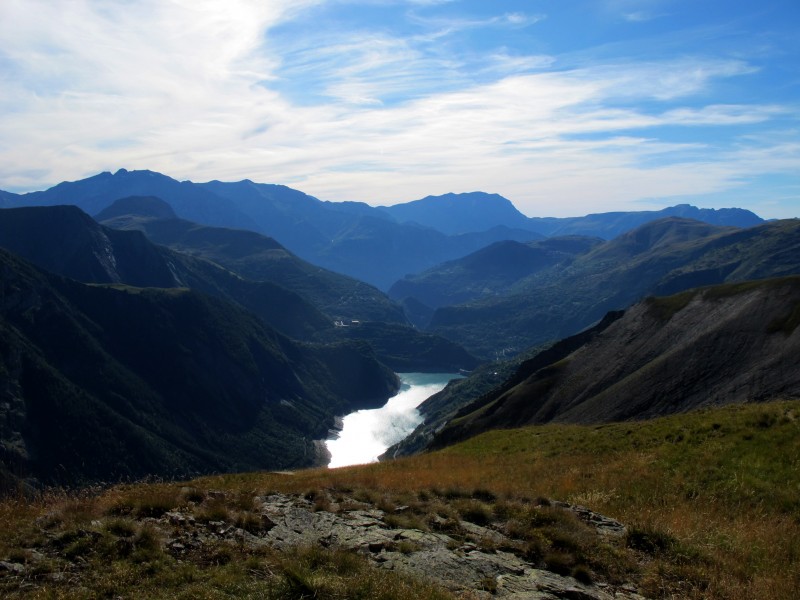 #22 emparis : Lac Chambond depuis les la Descente des Clots emparis : Lac Chambond depuis les la Descente des Clots