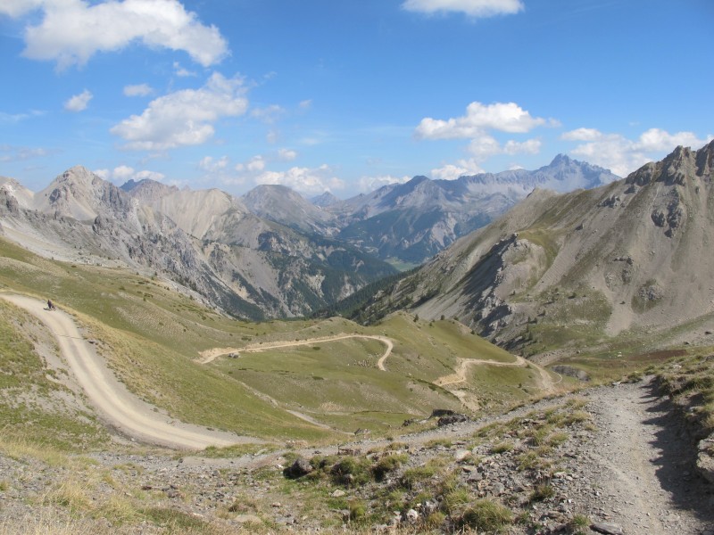 #3 Piste de montée : Superbe panorama au col, avec vue sur le mur final de la piste... Piste de montée : Superbe panorama au col, avec vue sur le mur final de la piste...