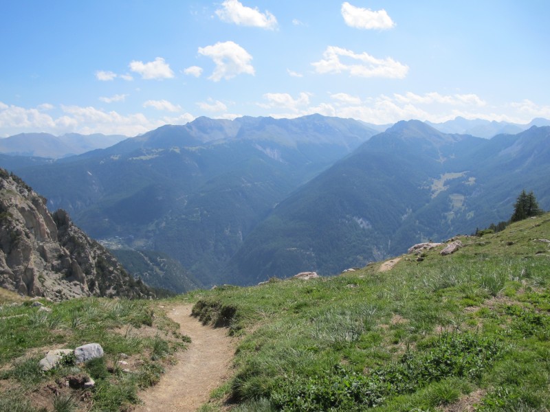 #4 Vers le col de la Lauze : Sentier très propre quasi tout le long de l Vers le col de la Lauze : Sentier très propre quasi tout le long de l'itinéraire, hormis 4 à 5 passages engagés.