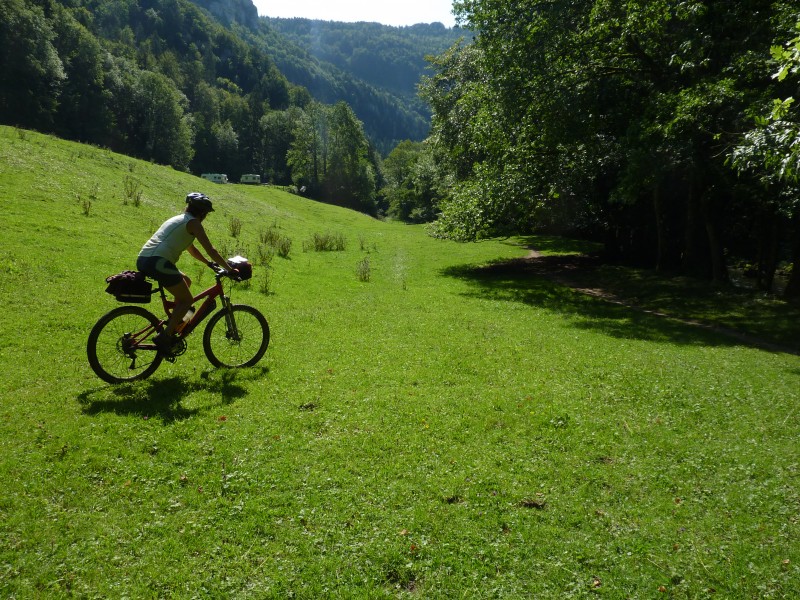 Début de la descente sur les gorges du Doubs