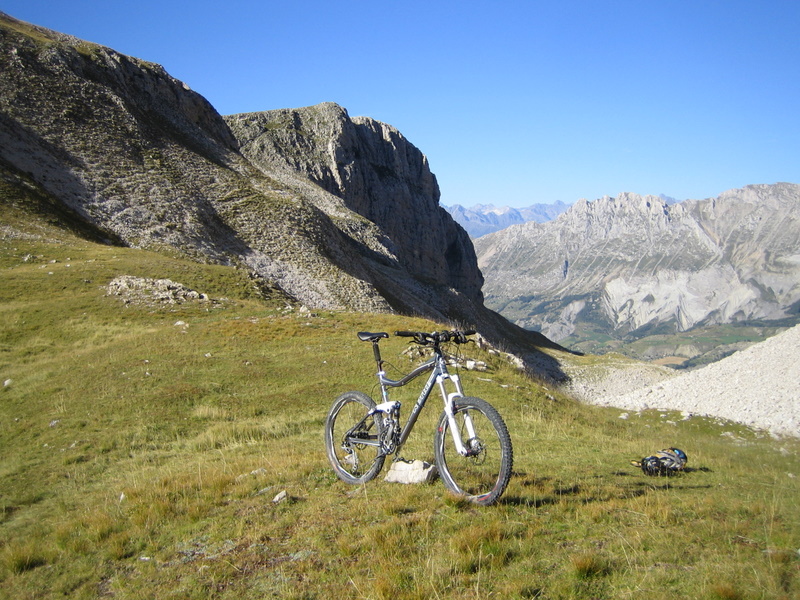 #5 Tour de Corne : Mon velo qui fait la pose Tour de Corne : Mon velo qui fait la pose