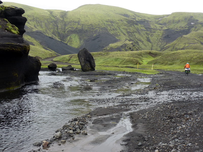 #22 Islande : Tombé y Islande : Tombé y'a pas longtemps; sur la piste avant Eldgja.