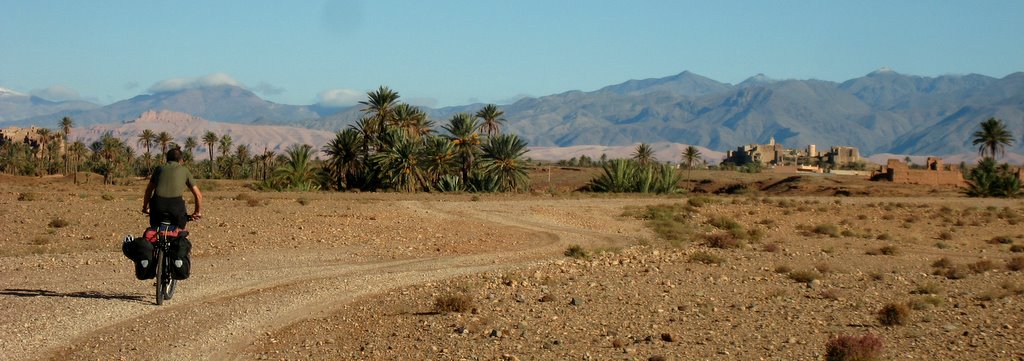 Village de Taferghoste : on serpente au milieu des décors de cinéma abandonnés (Cléopatre, Gladiator, ...