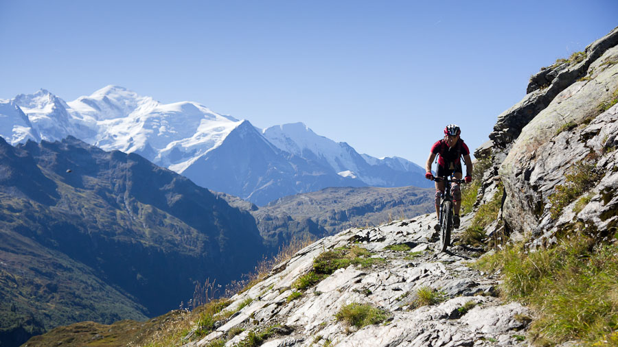 Descente sur Villy : Court passage rocheux