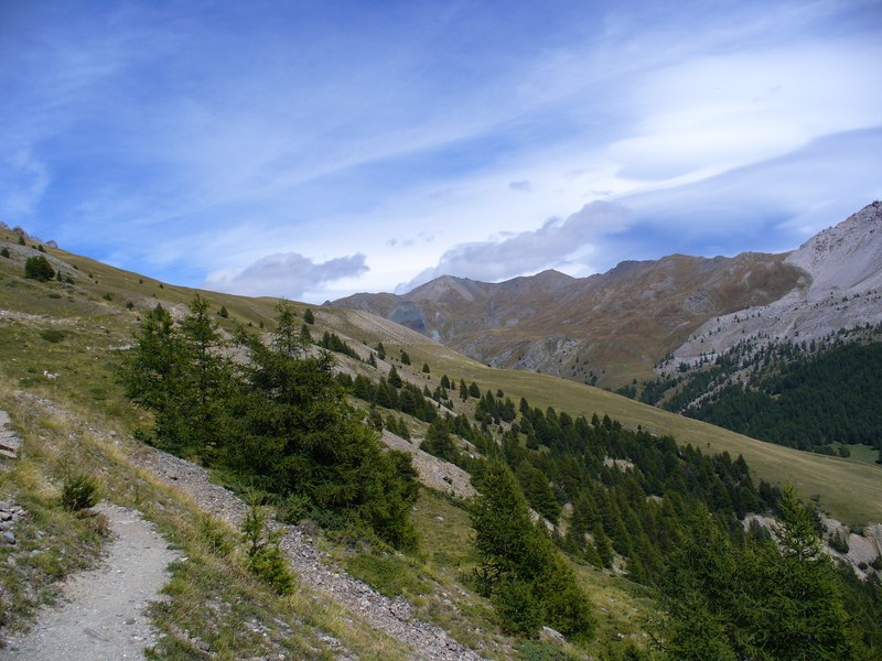 Sentier Montée : En route vers Péas