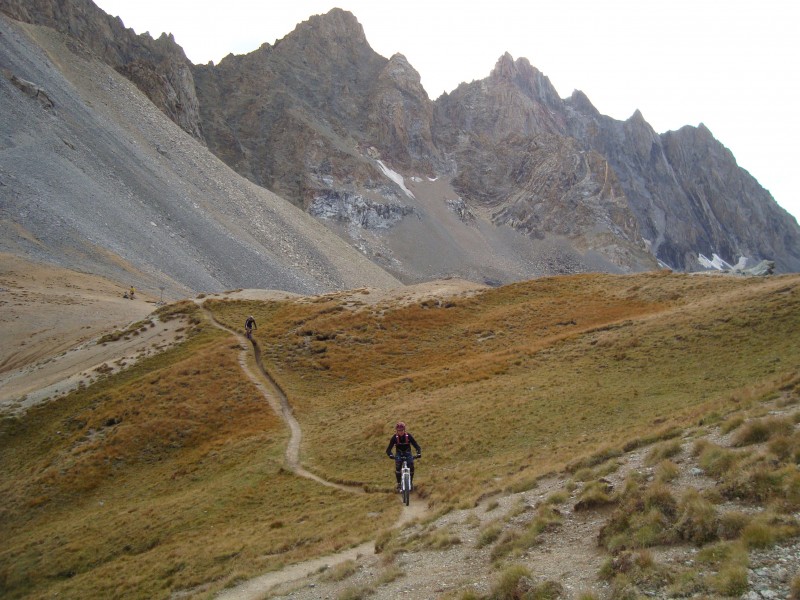 #6 Vallon de Mary : C Vallon de Mary : C'est parti face avec les Aiguilles de Chambeyron dans le dos.