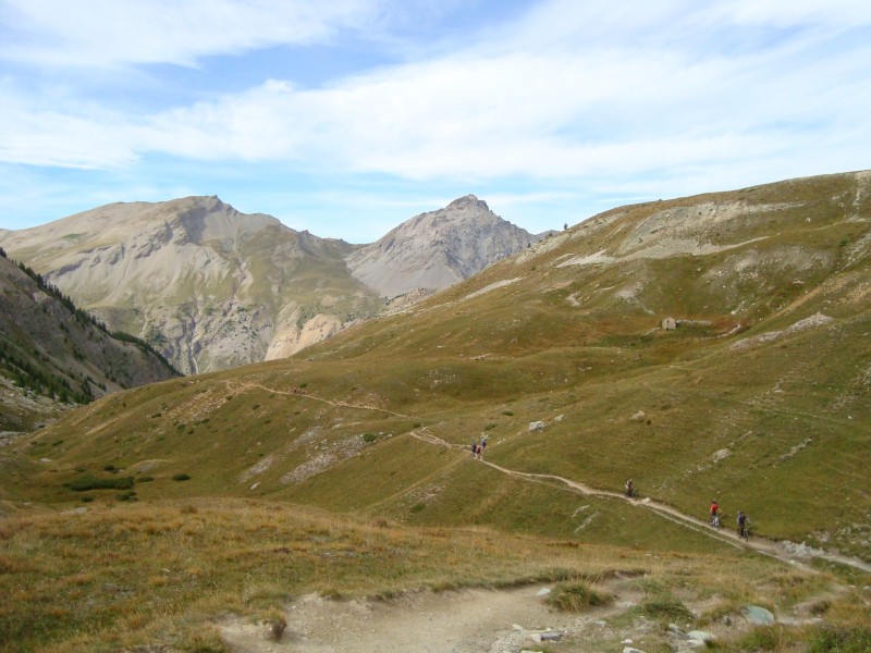 #1 Vallon de Mary : Les derniers randonneurs descendent. Nous on monte... Vallon de Mary : Les derniers randonneurs descendent. Nous on monte...