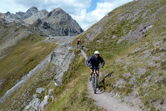 #12 Col de Ponsonnière : Petit passage expo avant que cela ne devienne vraiment roulant Col de Ponsonnière : Petit passage expo avant que cela ne devienne vraiment roulant
