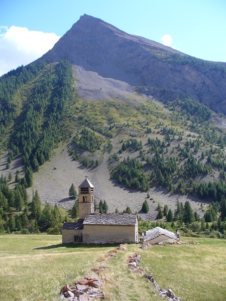 #23 Maljasset : Sa chapelle, dernière prière avant la remontée Maljasset : Sa chapelle, dernière prière avant la remontée