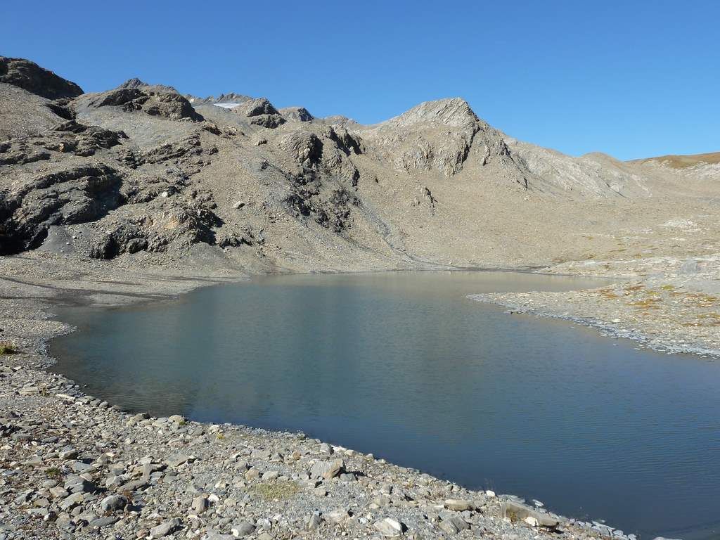 Lac du Glacier des Chavannes : Traversée le long des lacs relativement roulante