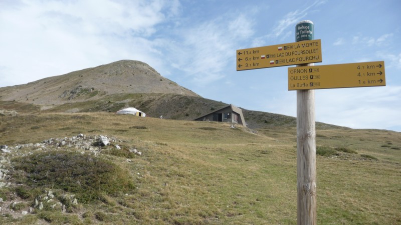 #9 lac fourchu : le refuge lac fourchu : le refuge