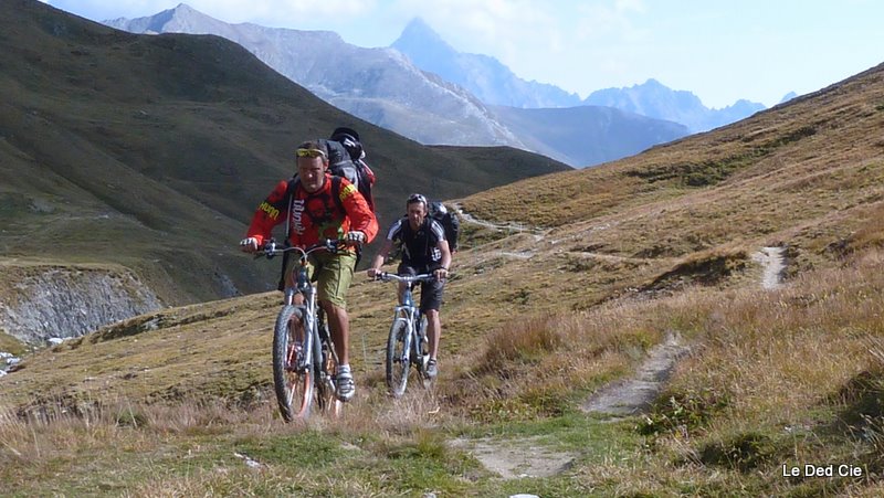 Granges dell'Autaret : Christophe et Yann avant le repos mérité et l'assaut final pour le colle di Bellino