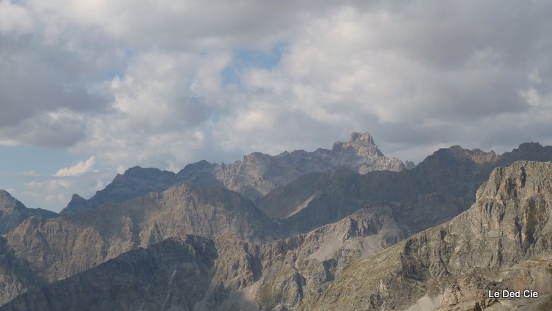 Brec Chambeyron : On aperçoit le colle dell'Infernetto au 2ème plan