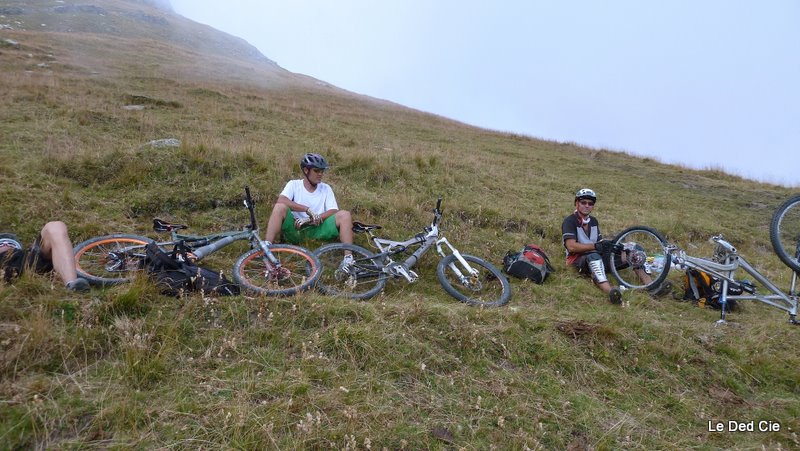 #16 Crevaison : 1 bosse, 2 bullent et 1 ronfle ;-)) Crevaison : 1 bosse, 2 bullent et 1 ronfle ;-))