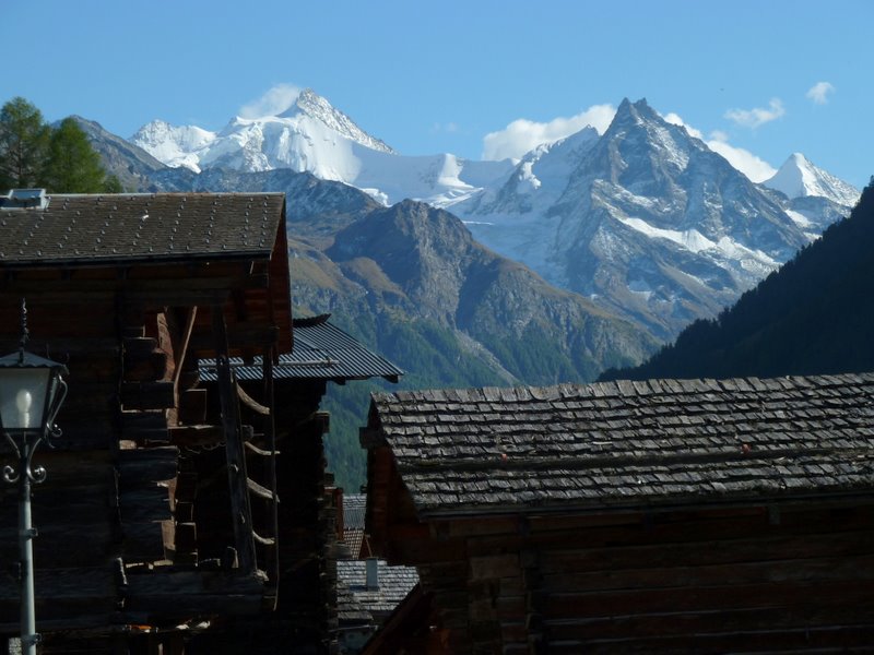 #16 Ayer : Zinalrothorn et Besso depuis le village d Ayer : Zinalrothorn et Besso depuis le village d'Ayer