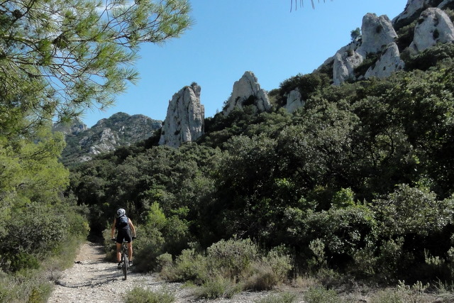 #3 Fontra... : au milieu des Alpilles. Fontra... : au milieu des Alpilles.