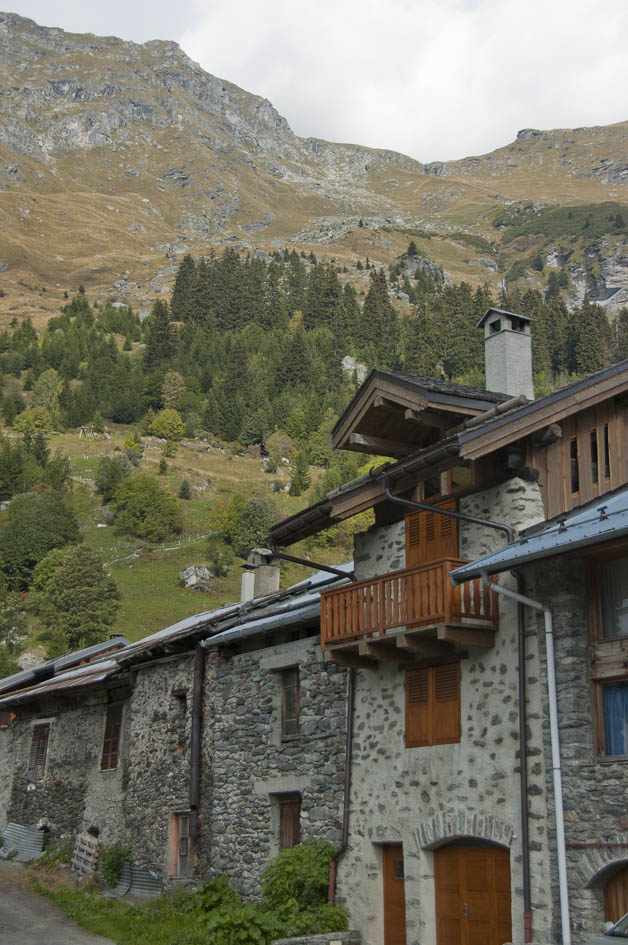 hameau du Bois : hameau du Bois et vue sur une grande partie de la face descendue