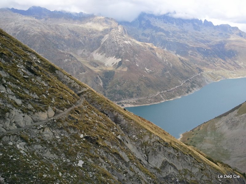#16 sentier de la Cochette : cheminement et barrage de Grand Maison sentier de la Cochette : cheminement et barrage de Grand Maison