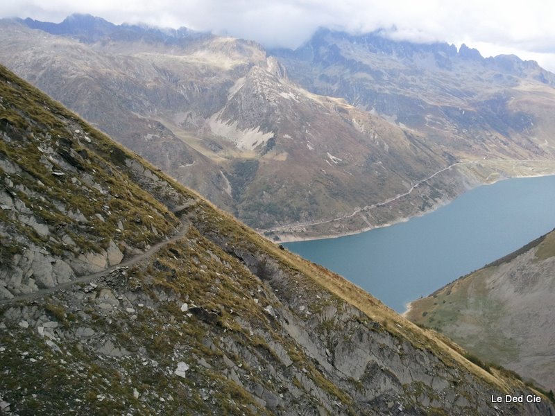 sentier de la Cochette : cheminement et barrage de Grand Maison