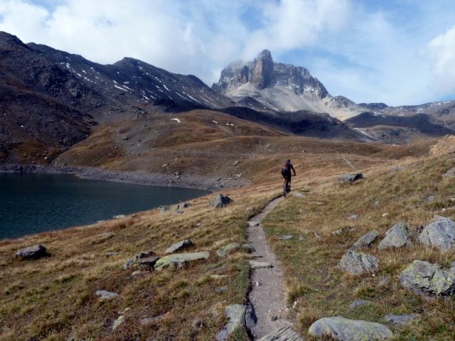 #3 Col des Bataillères : et le Cheval Blanc avec son couloir qui doit offrir une belle ambiance l Col des Bataillères : et le Cheval Blanc avec son couloir qui doit offrir une belle ambiance l'hiver