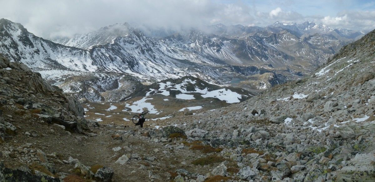 Claudius au Col de La Chapelle : versant Valmeinier - en face Roche du Chardonnet et Col de Valmeinier