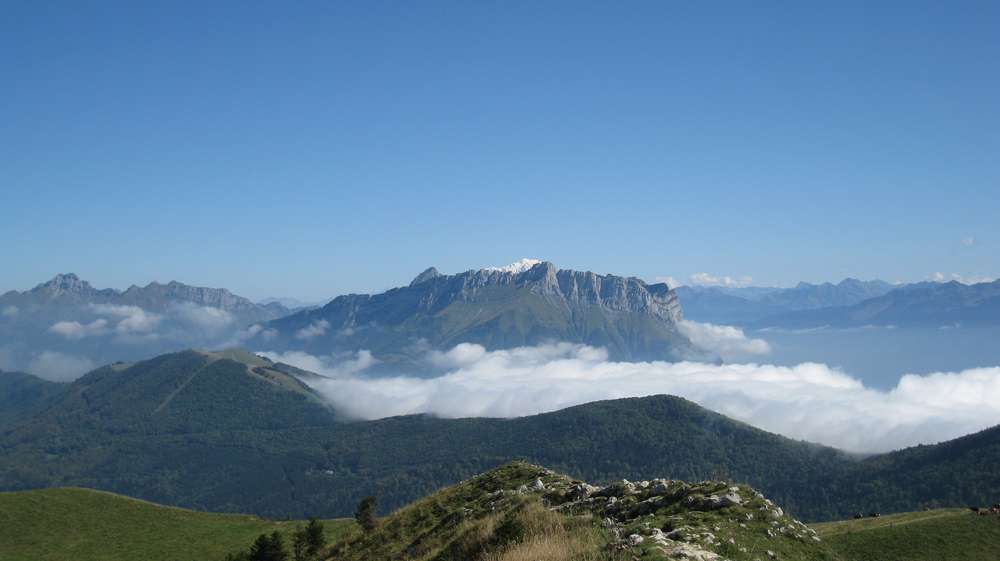 #6 Dent d Dent d'Arclusaz : un petit bout de grand Mont Blanc juste derriere