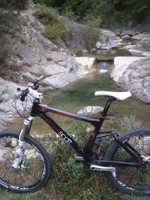 #10 Férion : Mais où sont les cannyoneurs ??? Bin sur le vélo pour le moment... Férion : Mais où sont les cannyoneurs ??? Bin sur le vélo pour le moment...