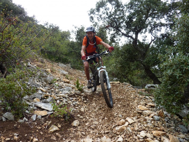 #7 Un homme heureux : Il a toujours la banane l Un homme heureux : Il a toujours la banane l'ami pierlO