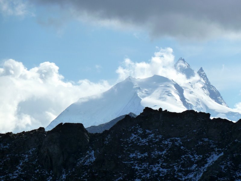 #6 Weisshorn : Weisshorn dans les nuages Weisshorn : Weisshorn dans les nuages