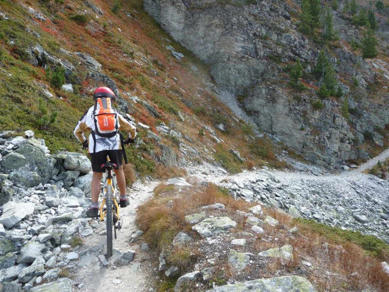 Sentier balcon : Guillaume sur une portion un peu technique et caillouteuse...