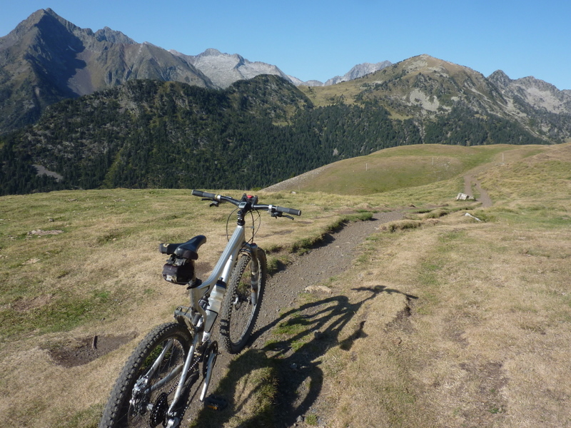 #2 Néouvielle : le très beau sentier entre le Col de Portet et les lacs de Bastan Néouvielle : le très beau sentier entre le Col de Portet et les lacs de Bastan