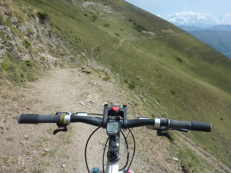 #7 Estives de Grascouéou : Le GR10 au début de la descente Estives de Grascouéou : Le GR10 au début de la descente