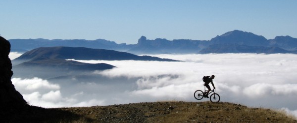 Piste de montée : Mer de nuages sur fond de Vercors