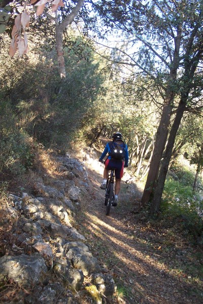 #16 Montée sur la Bonella : Bien que parfois raide, ce sentier est bien sympa à remonter. Montée sur la Bonella : Bien que parfois raide, ce sentier est bien sympa à remonter.