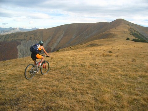 #1 Monges : Patricia vers la Montagne de Jouère Monges : Patricia vers la Montagne de Jouère