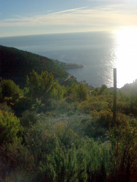 #1 Sentier de Toscane : Contre jour sur la Méditerranée. Sentier de Toscane : Contre jour sur la Méditerranée.