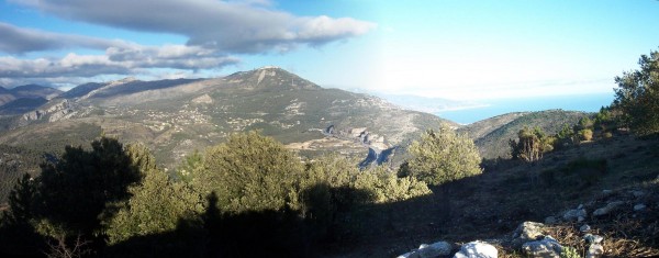 #1 Vue du sommet du Fort : Vue vers l Vue du sommet du Fort : Vue vers l'Est et le Mont Agel.