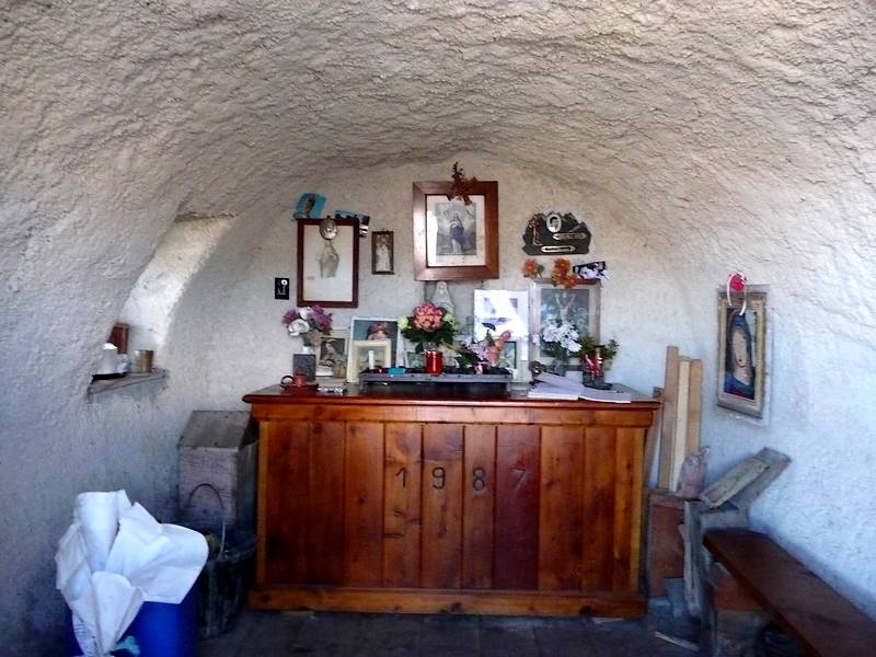 #4 Chapelle : Zut alors, on a oublié le cierge. Chapelle : Zut alors, on a oublié le cierge.