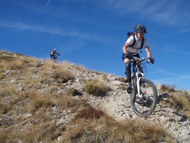 #15 Pelat : DH sous la valette : Jérôme en action suivi de prêt par Phil Pelat : DH sous la valette : Jérôme en action suivi de prêt par Phil'Ô