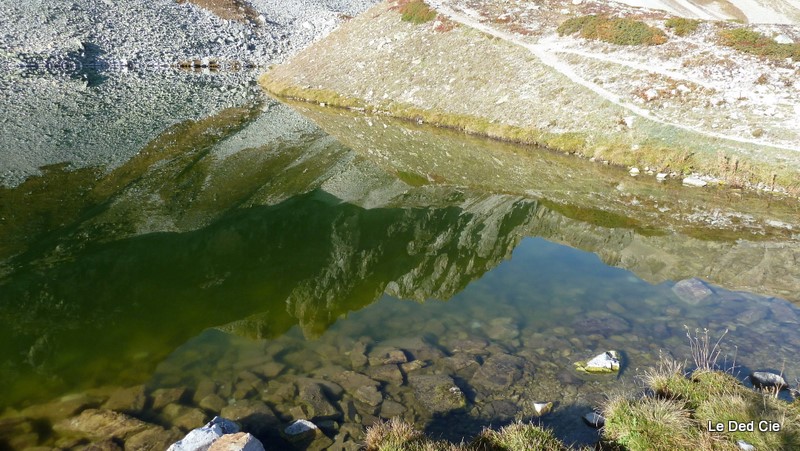 Lac du Peyron : La crête s'y mire