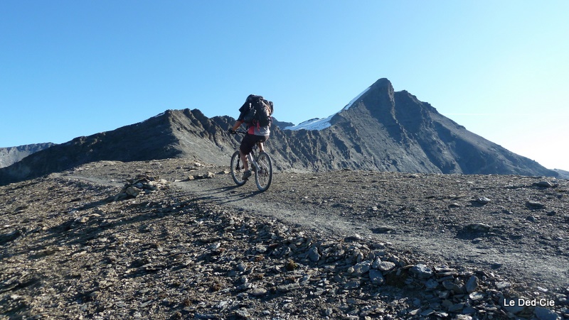 #8 Crête roulante : A 3000m, on peut délier les jambes Crête roulante : A 3000m, on peut délier les jambes